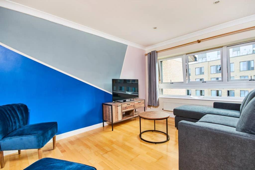 New - The Chique Scandic Cambridge Abode - Parking Bagian luar foto
